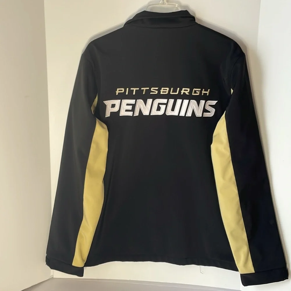NHL Pittsburg Penguins Men's Size Medium Full Zip Jacket Hockey Embroidered